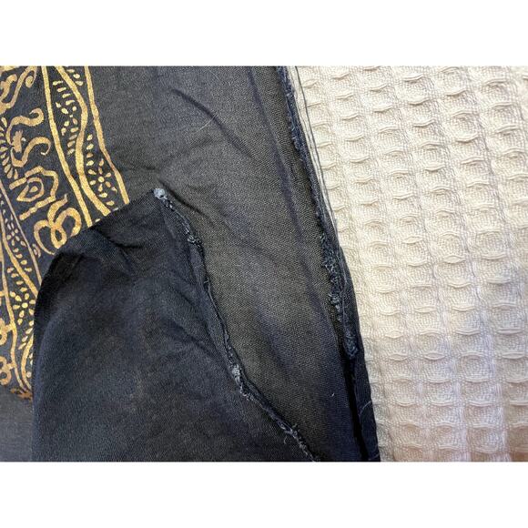 Black "OM" Symbol Meditation Tapestry/Sarong W/ Gold Screen Printed Detail Yoga - Picture 6 of 10